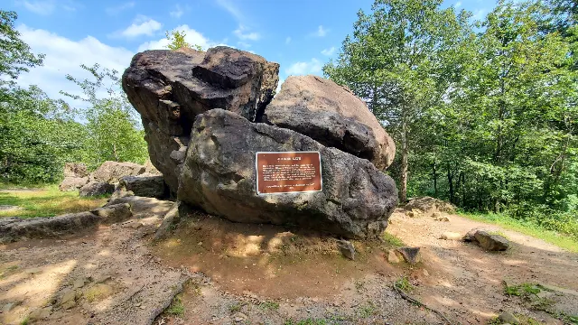 West Rock Ridge State Park — Judges Cave