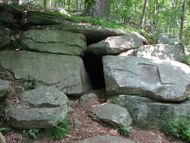 Mashamoquet Brook State Park — Mashamoquet Brook Trail and Wolf Den